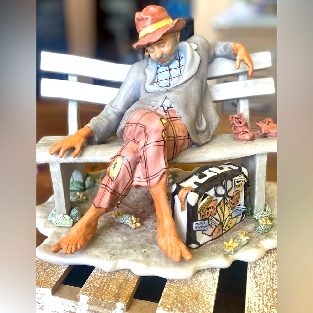 - - New Art piece/ home decor/ statue/ sculpture/ figurine 🎁